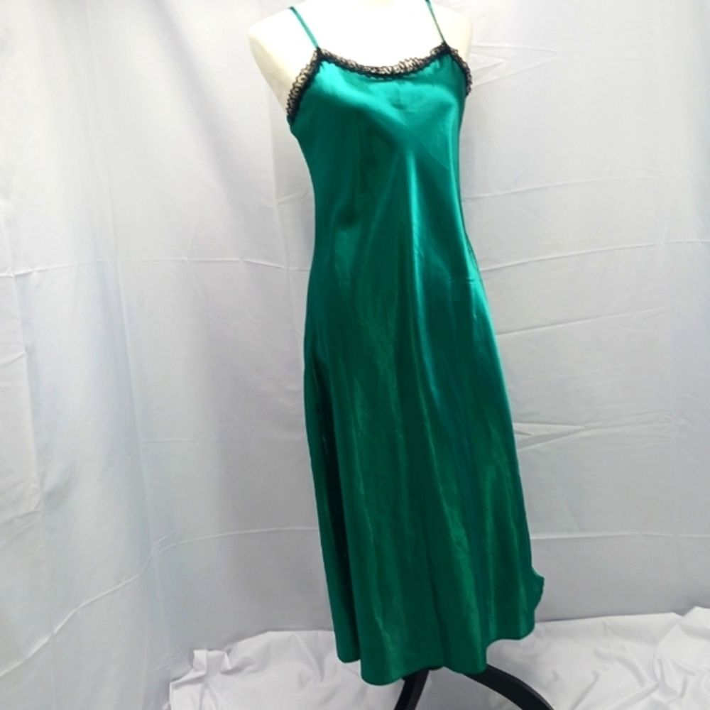 NWOT Kathryn Emerald Green Slip Dress Nightgown Black Lace Trim 90s VNTG Size M.